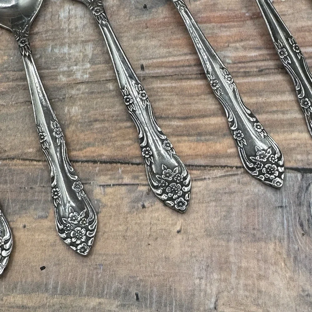 Rogers Dream Rose Dinner Stainless Flatware Set 28pc Knives Spoons Forks Vintage
